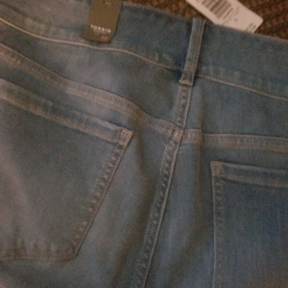 Torrid NWT bemuda shorts /jeggins super soft - Picture 4 of 5
